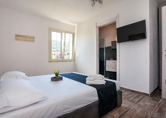 ベッド・アンド・ブレックファスト Terre Di Gallura 3*